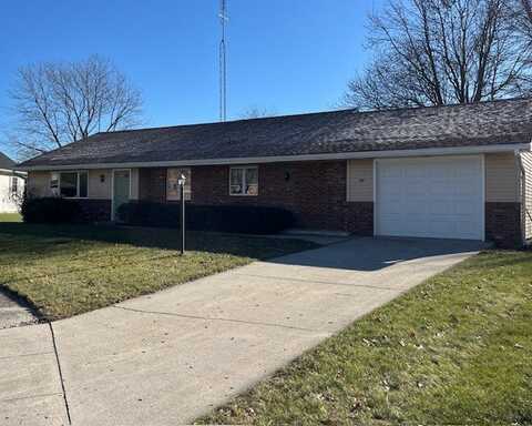 108 Carriage Court, Arthur, IL 61911