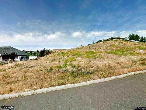 Majesty Heights, YAKIMA, WA 98908