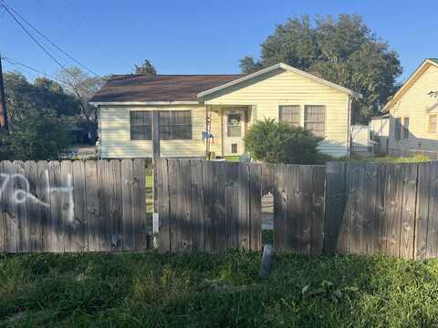 1724 Crockett St., Orange, TX 77630