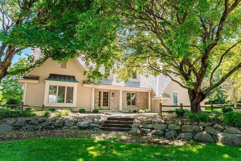 Waterside, PEWAUKEE, WI 53072