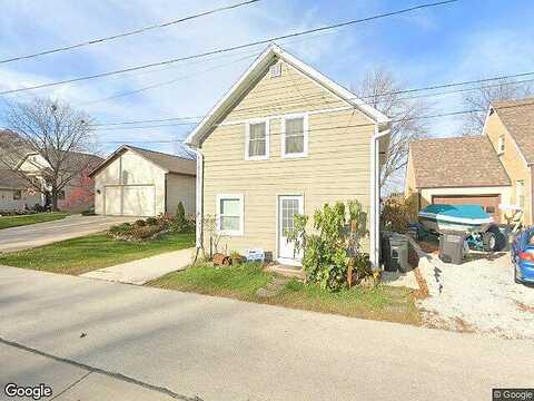 Woodland, PEWAUKEE, WI 53072
