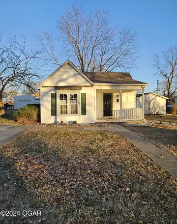 1005 4th Street, Monett, MO 65708