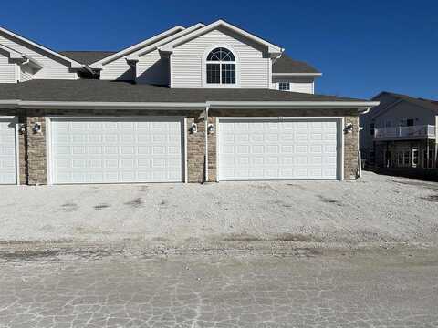 Seven Pines, GERMANTOWN, WI 53022