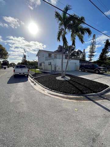 37Th, RIVIERA BEACH, FL 33404