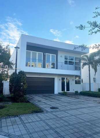 74Th, DORAL, FL 33178