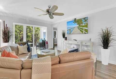 Sandpiper Bay Cir, Naples, FL 34112