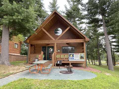 Paddle Boat Court, Warrenswarrens, WI 54666