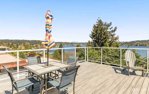 Ne 155Th Pl, Lake Forest Park, WA 98155