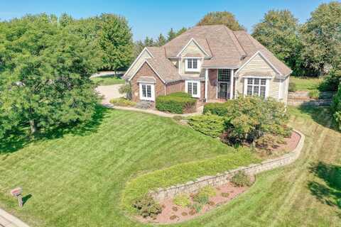 Greenbriar, PEWAUKEE, WI 53072