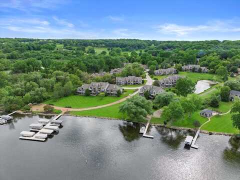 Crystal Springs, PEWAUKEE, WI 53072