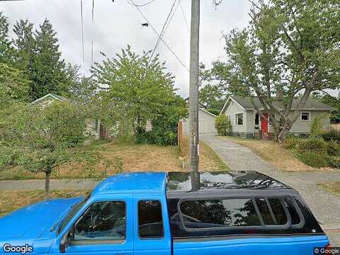 28Th Avenue Nw, Seattle, WA 98117