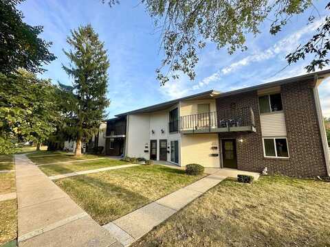 W169N11456 Biscayne Drive #7, Germantown, WI 53022