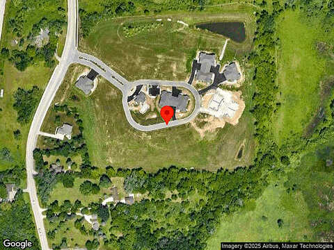 N28W25237 Parkway Ridge Circle, Pewaukee, WI 53072