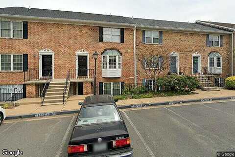 S Rolfe Street, Arlington, VA 22204