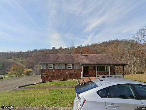 N Woodland Ave, Waynesburg, PA 15370