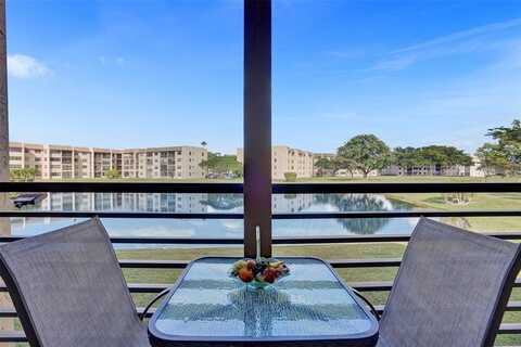 10467 Sunrise Lakes Blvd, Sunrise, FL 33322