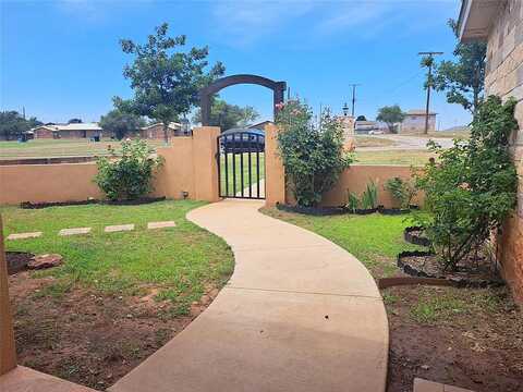 Hillside Road, Sweetwater, TX 79556