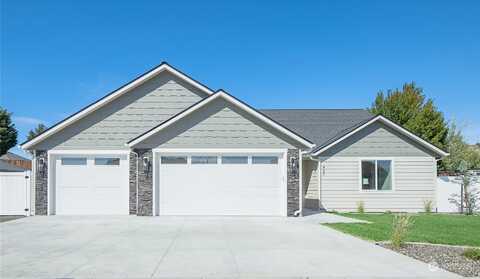 Ne Tyler Place, East Wenatchee, WA 98801