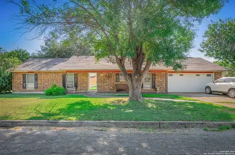 Elizabeth Dr, Seguin, TX 78155