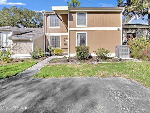 Como Lake Drive, Jacksonville, FL 32256