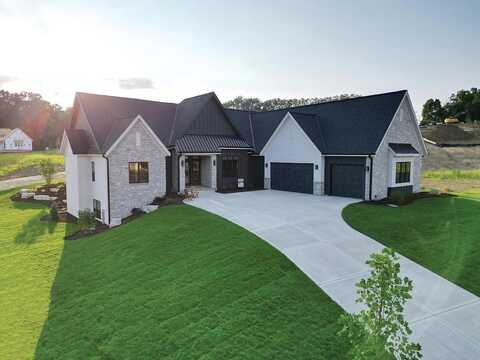 Crescent Hill, SUSSEX, WI 53089
