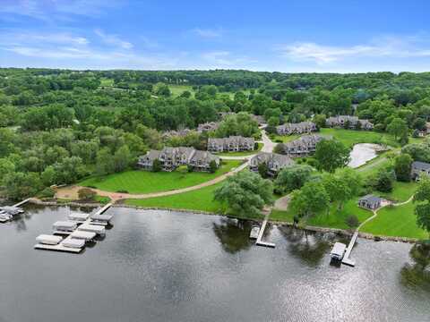 N24W30415 Crystal Springs Dr, Unit 5, Pewaukee, WI 53072