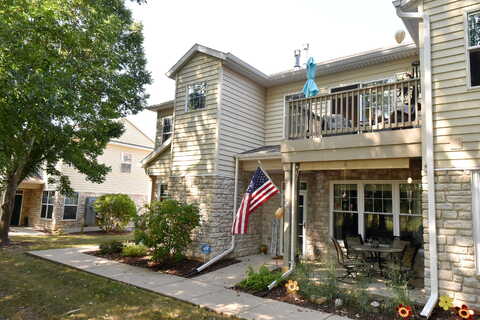 N16W26443 Meadowgrass Cir, Unit F, Pewaukee, WI 53072