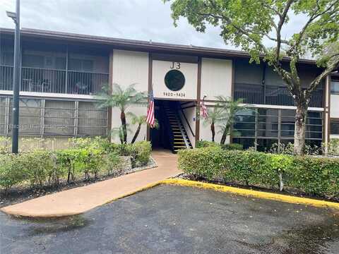 S Belfort Cir, Tamarac, FL 33321