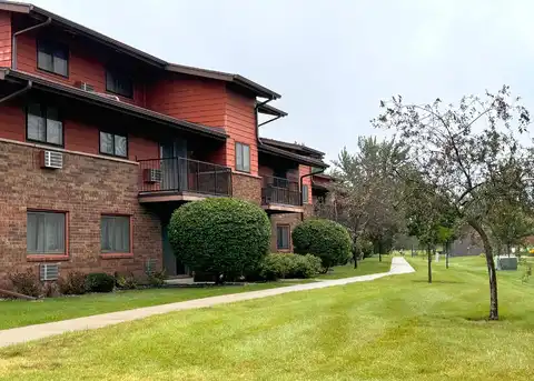 W Waterford Ave, Unit 6, Greenfield, WI 53228