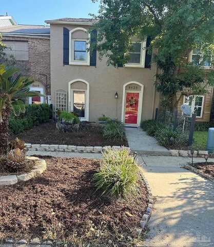 Williamsburg Cir, Pensacola, FL 32504