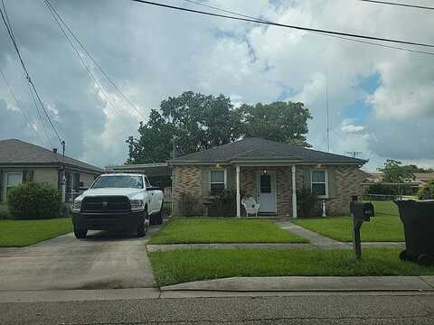 Russell Dr, Chalmette, LA 70043