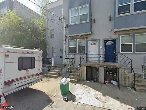 12Th, PHILADELPHIA, PA 19133