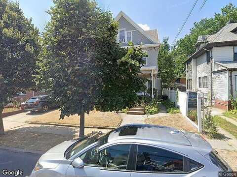 83 -32 159Th St, Briarwood, NY 11432