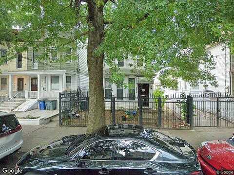 90Th, WOODHAVEN, NY 11421