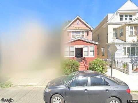 76Th, WOODHAVEN, NY 11421