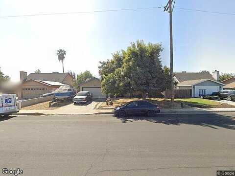 Daphne, LEMOORE, CA 93245