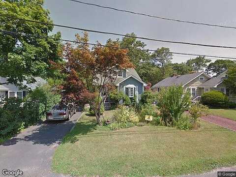 Oak, BAYPORT, NY 11705