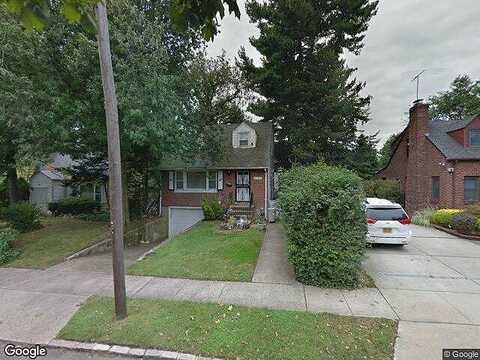 5Th, NEW HYDE PARK, NY 11040