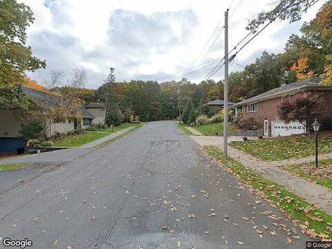 Cross Dr, SCRANTON, PA 18505