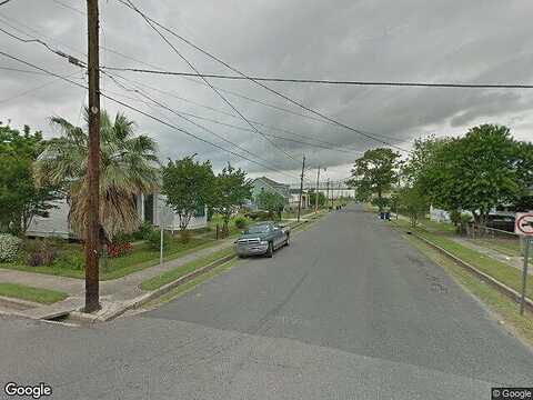 Jefferson St, GRETNA, LA 70053