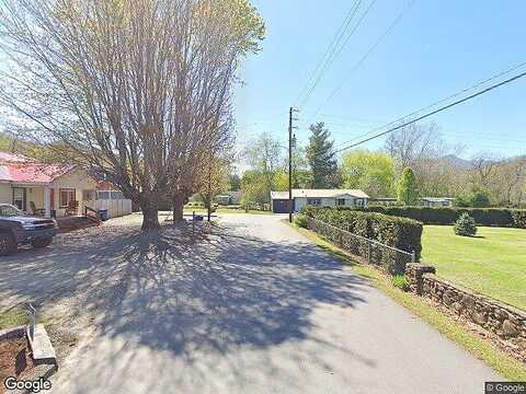 Long St, WAYNESVILLE, NC 28786