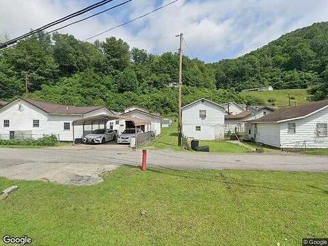 Manus Ave, VERDUNVILLE, WV 25649