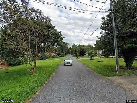 Maple St, HUDSON, NC 28638