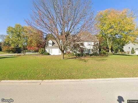 Rough Hill, PEWAUKEE, WI 53072