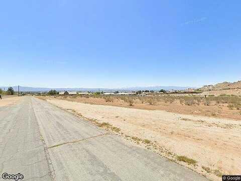 Ta Ki Pi Rd, APPLE VALLEY, CA 92307