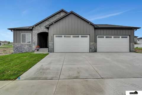 9527 Breashears Street, Lincoln, NE 68516