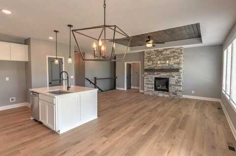 9702 N Amoret Avenue, Kansas City, MO 64154