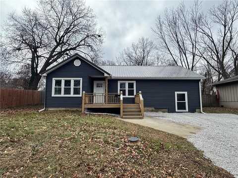 417 E Buchanan Street, Richmond, MO 64085