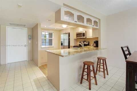 605 Oaks Dr, Pompano Beach, FL 33069