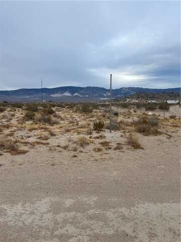 5 Rodeo Road, Lucerne Valley, CA 92356